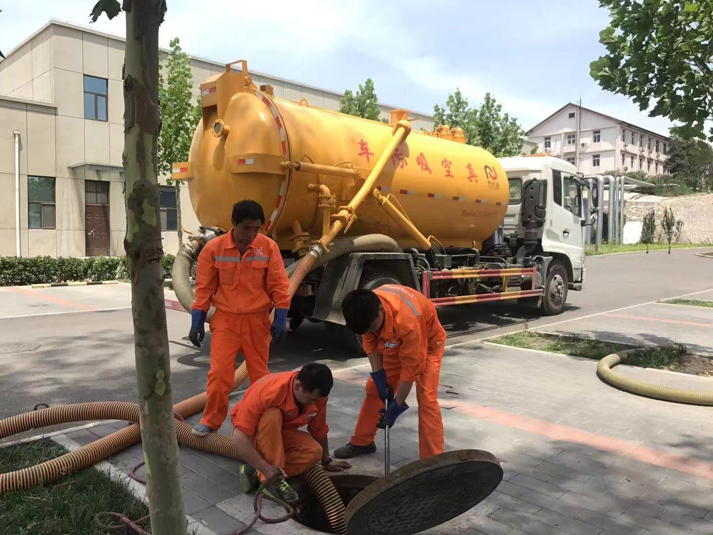 文峰化粪池清理与5-8吨吸粪车施工效率分析